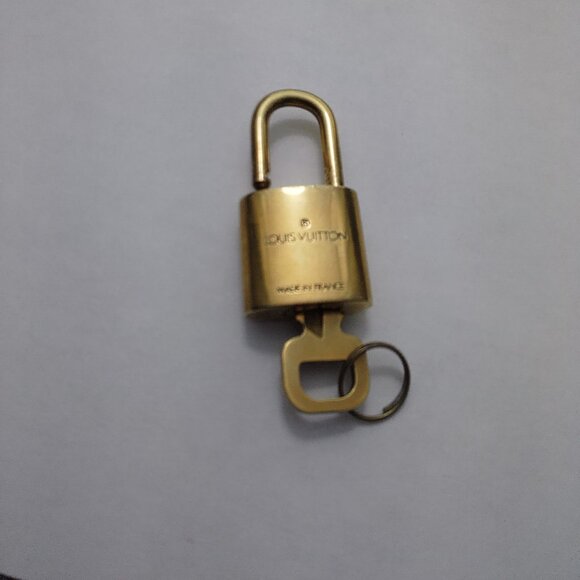 LV LOCK and KEY (#303 or #314) - Picture 4 of 4